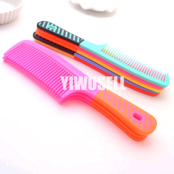 Cheap price Colorful plastic comb for sale 05-yiwusell.cn