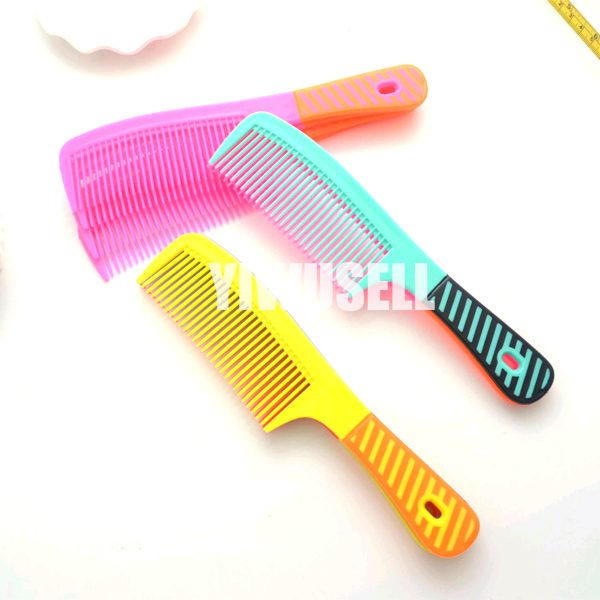 Cheap price Colorful plastic comb for sale 09-yiwusell.cn